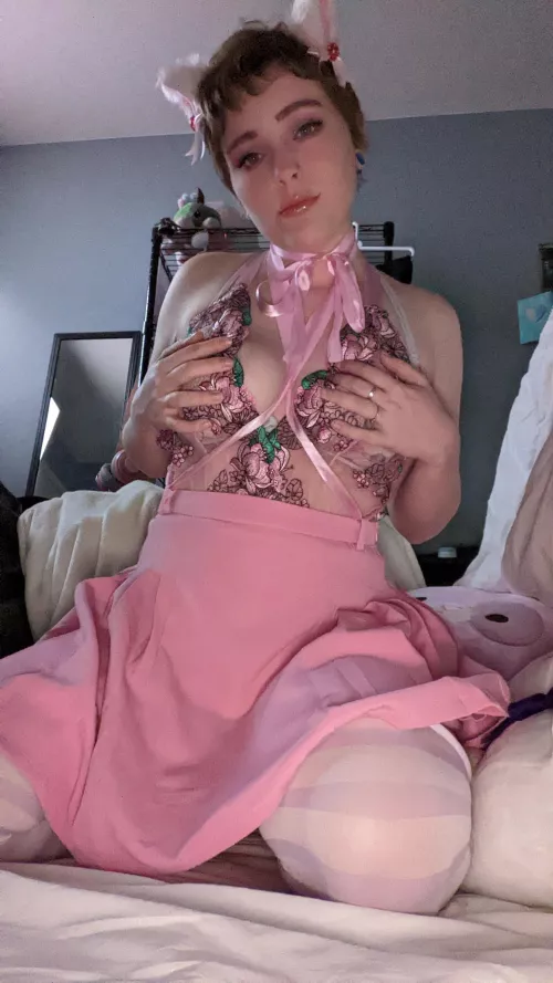 Nsfw? Haha What do you guys think of my pixie cut? I just did it yesterday 💜