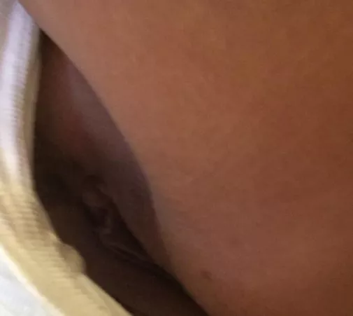 NSFW I like watching you casually peeking at my pussy. NSFW I like watching you casually peeking at my pussy.