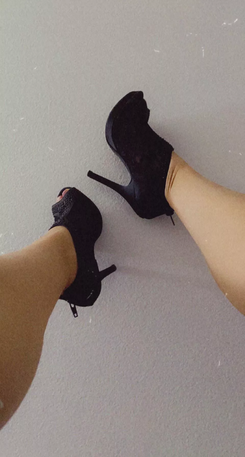 Obsessed with these peep toe ankle bootiesβ¨π€ Obsessed with these peep toe ankle bootiesβ¨π€