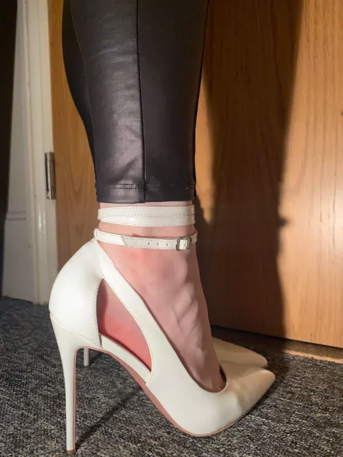 [OC] do any of you guys save my pics? Lmk if you do🥰 ❤️