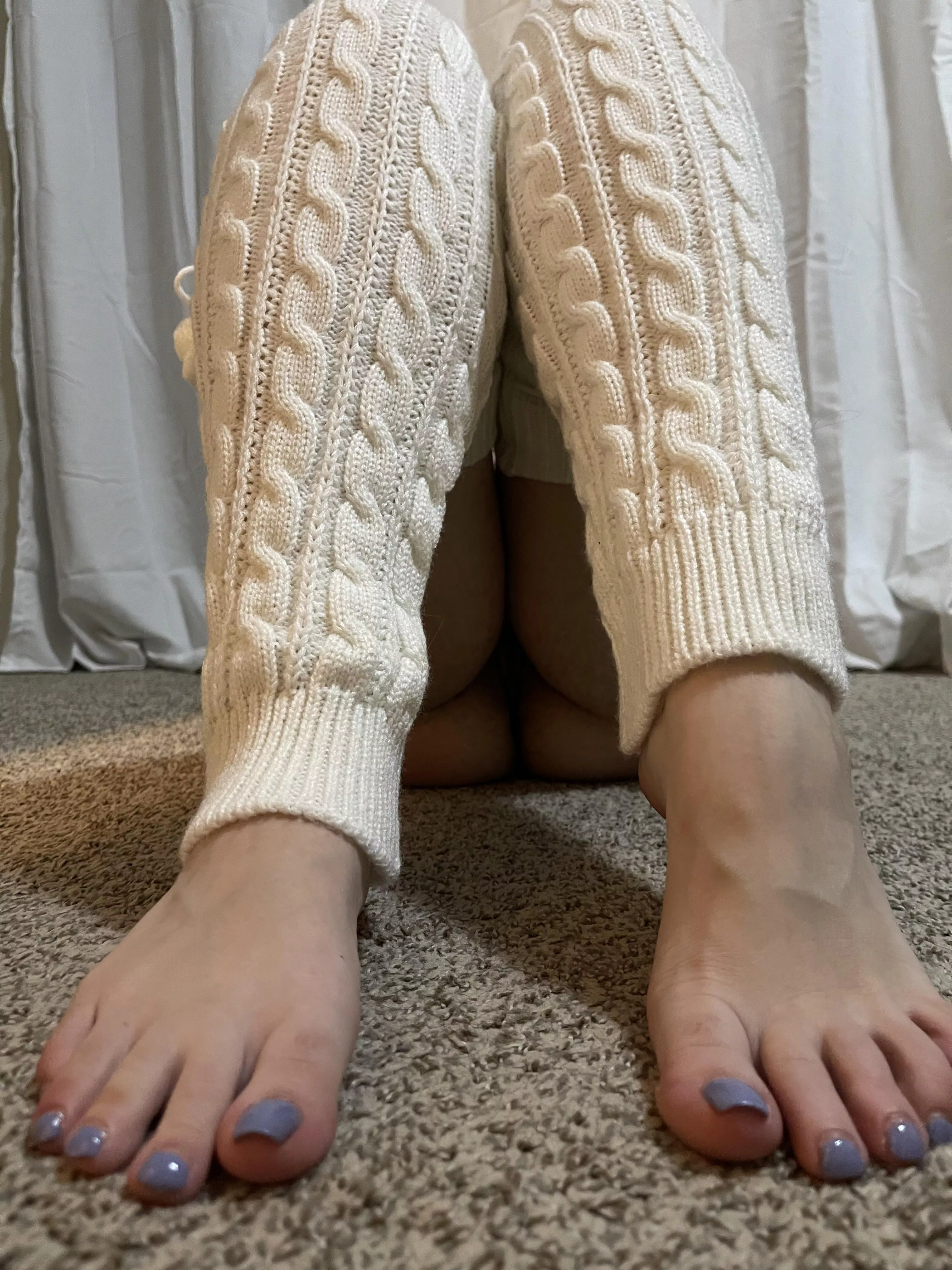 [OC] do you like my pretty nail polish ☺️