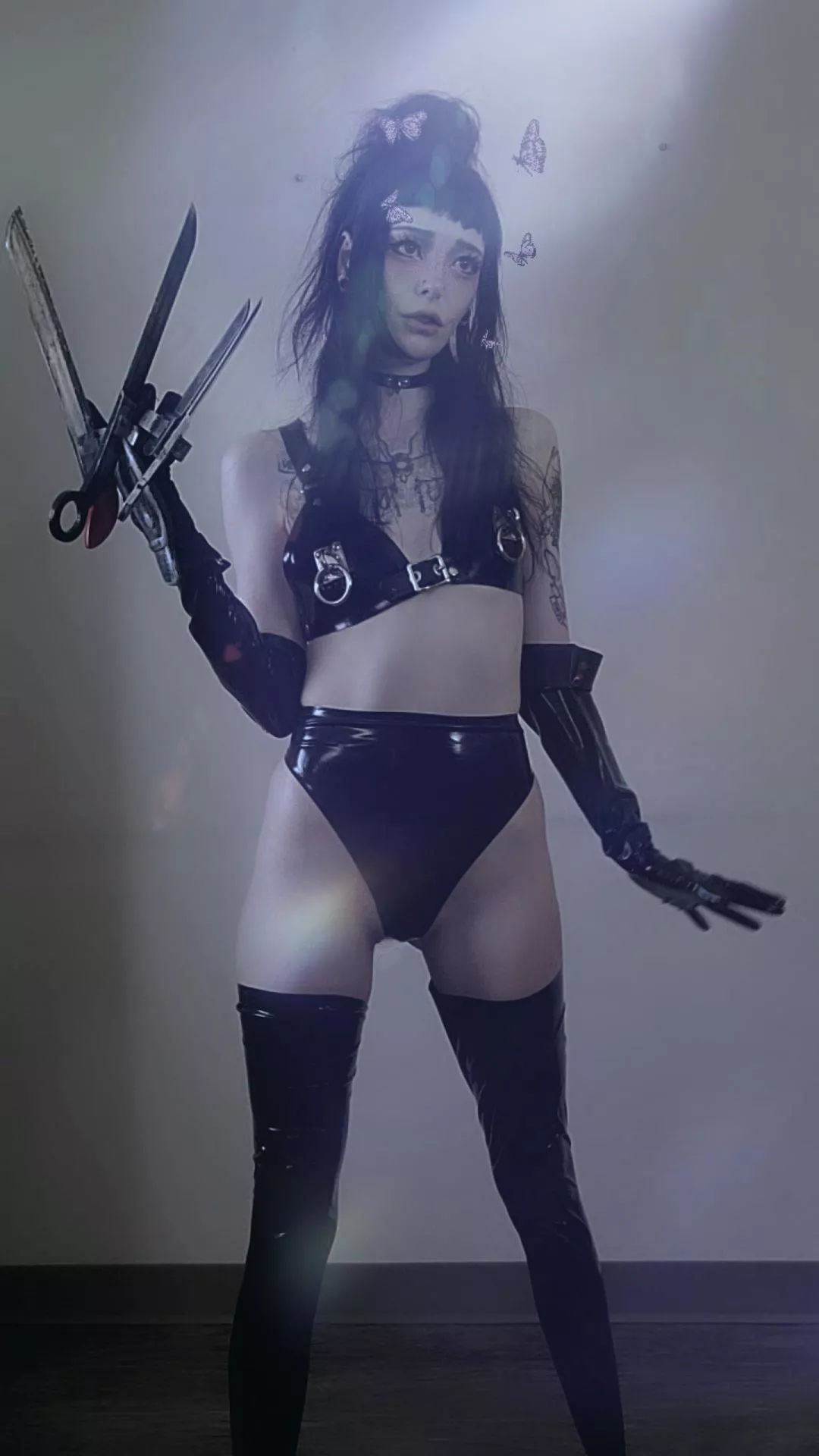 {oc} I live for a good latex edward scissorhands moment. ❄ {oc} I live for a good latex edward scissorhands moment. ❄