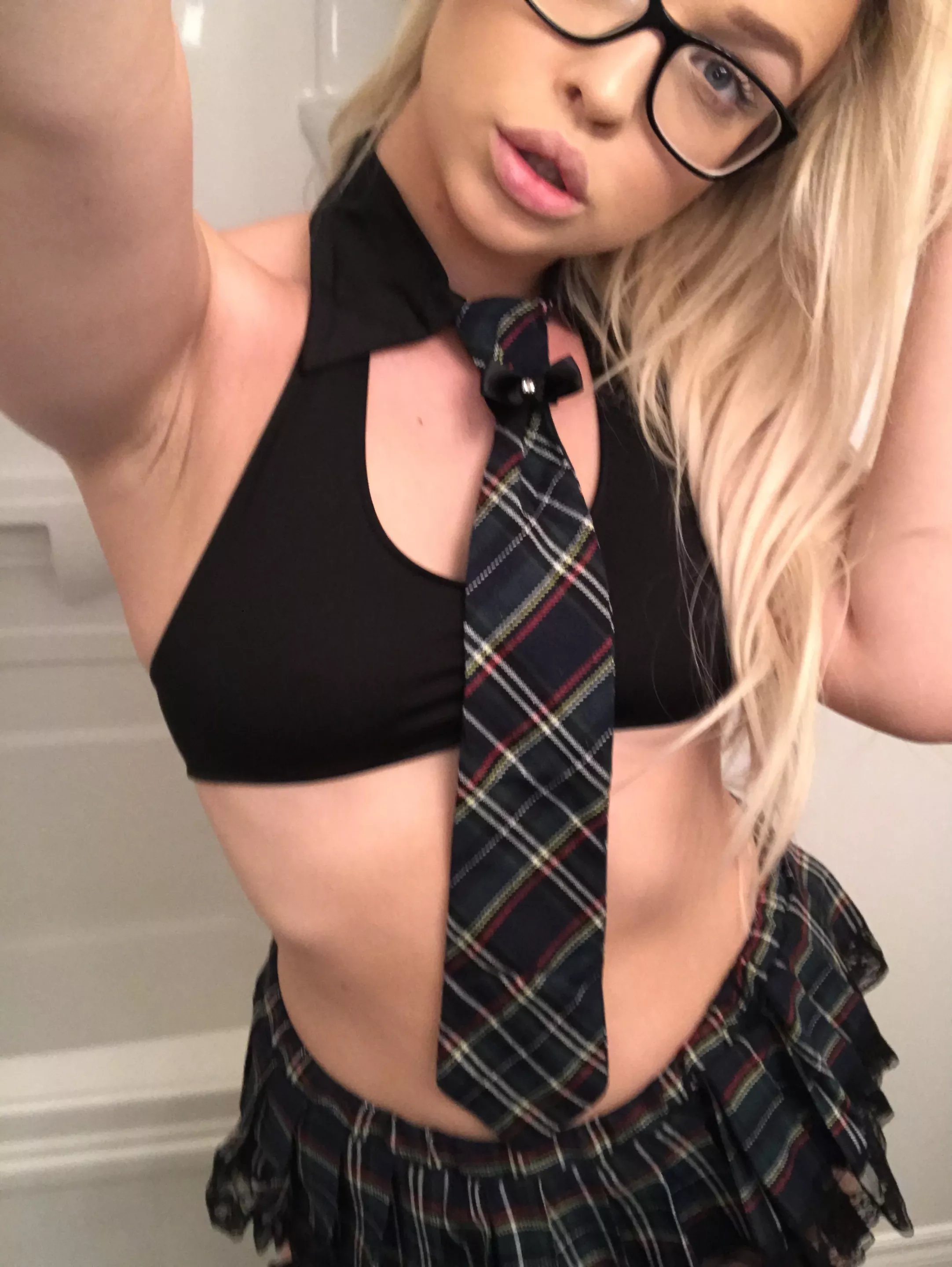 [OC] Looking for sissies to own . 🔐🔞