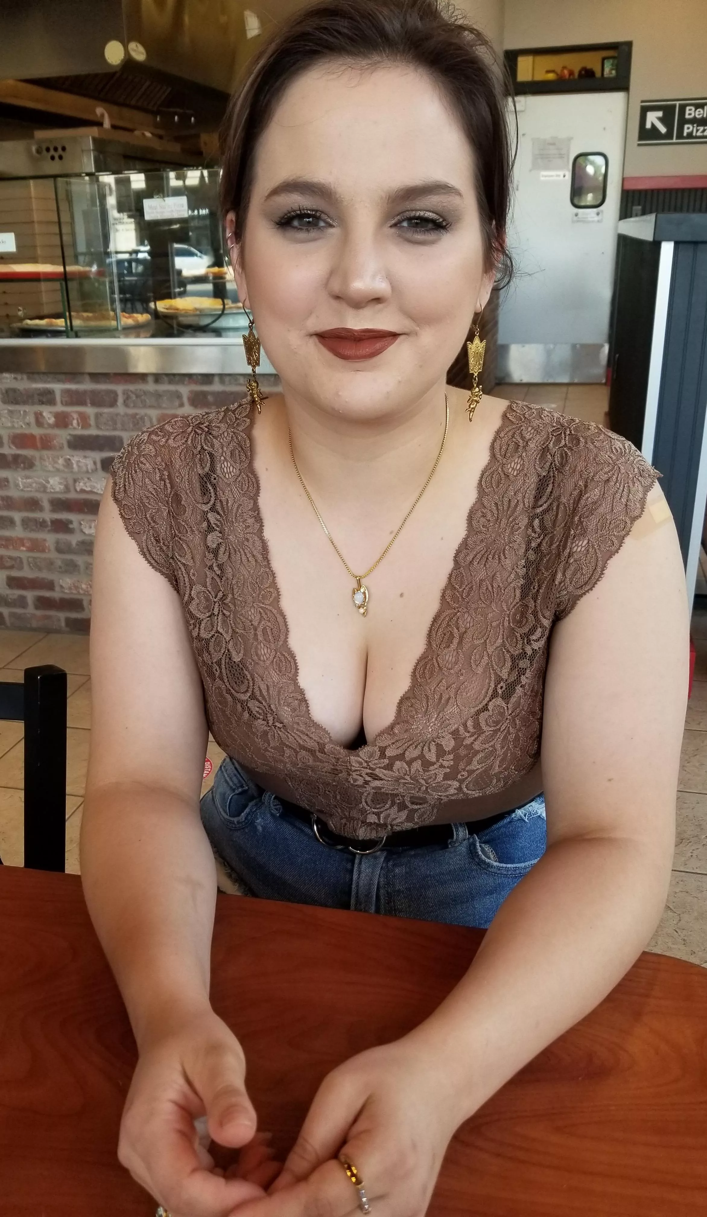[OC] my [F]25 wife at the pizza shop. About to stuff our faces!