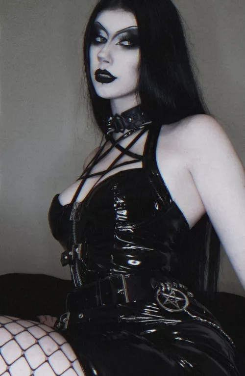 [OC] This photo makes me feel the sexiest I've felt in a long time 🥺🖤