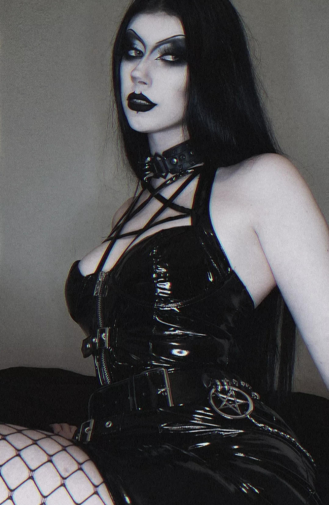 [OC] This photo makes me feel the sexiest I've felt in a long time 🥺🖤