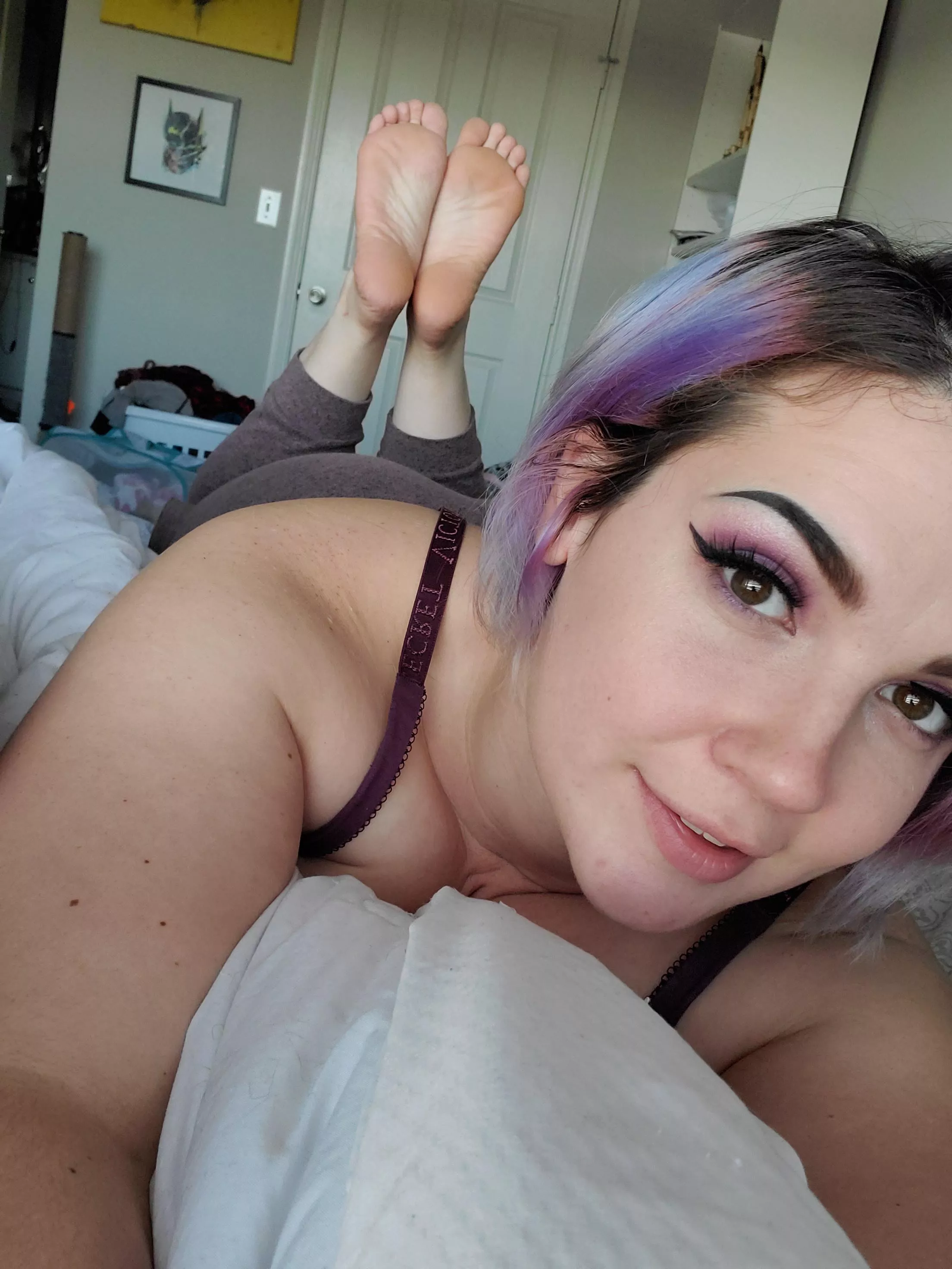 [oc] wanna pkt something betewen my toes???