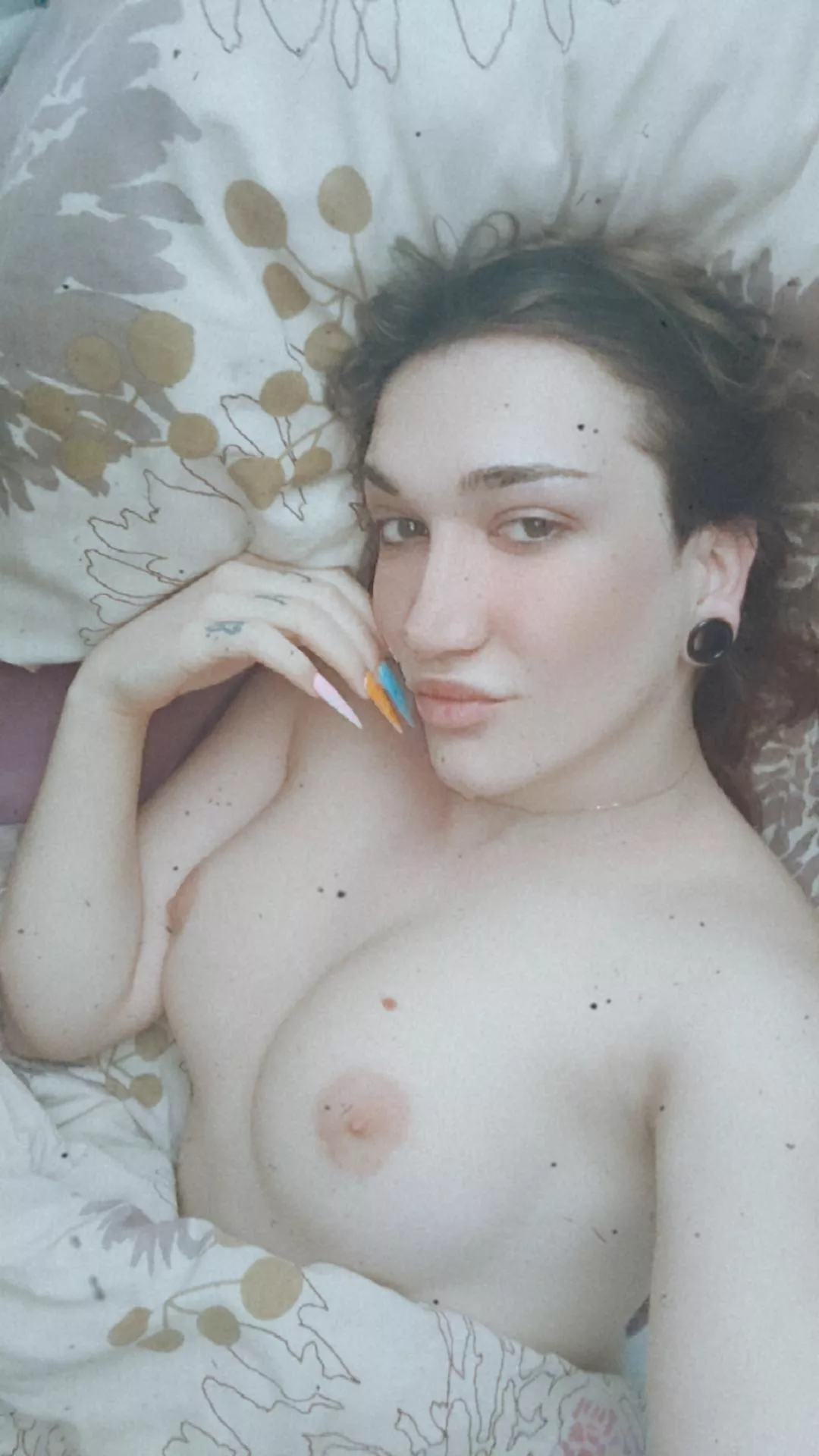 {OC} Would u like wake up beside this pretty face? 🥺 {OC} Would u like wake up beside this pretty face? 🥺