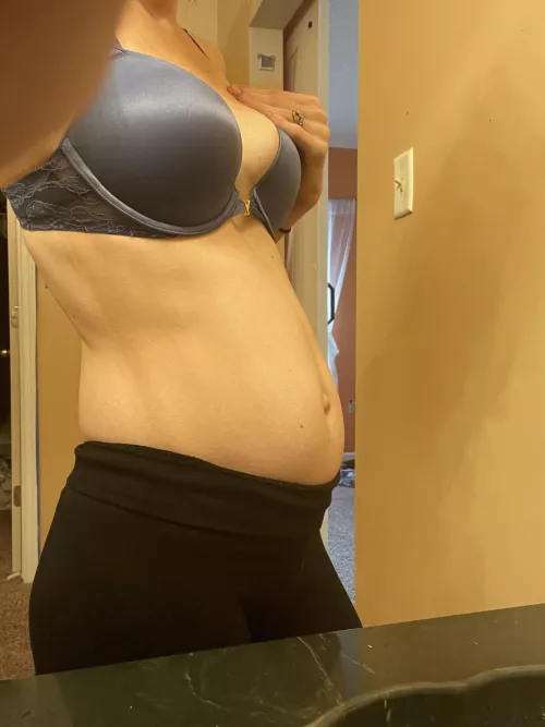 Officially grew out of my 32C bras at 16 weeks. On to bigger and better things๐