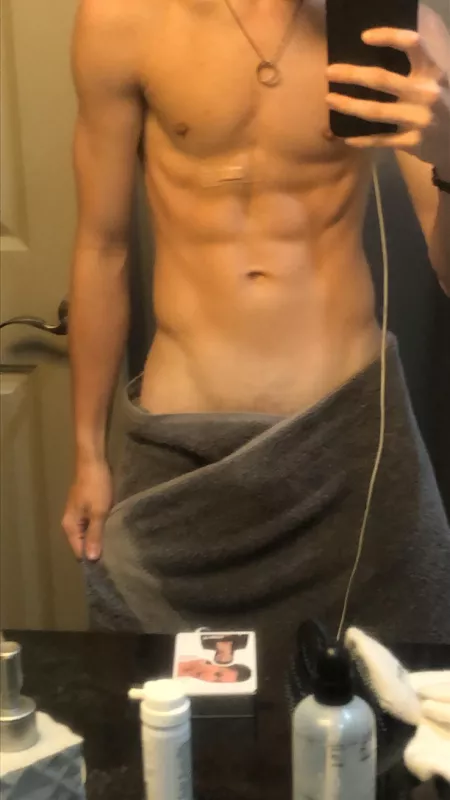 Oh no the towel is falling π±π± Oh no the towel is falling π±π±