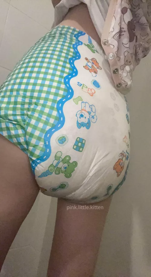 Oh nooo the paws are disappearing!! :O