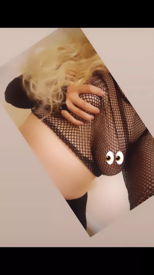 Oh tell me how youβd squeeze them and make my pussy drip for you π©π please Sir? x