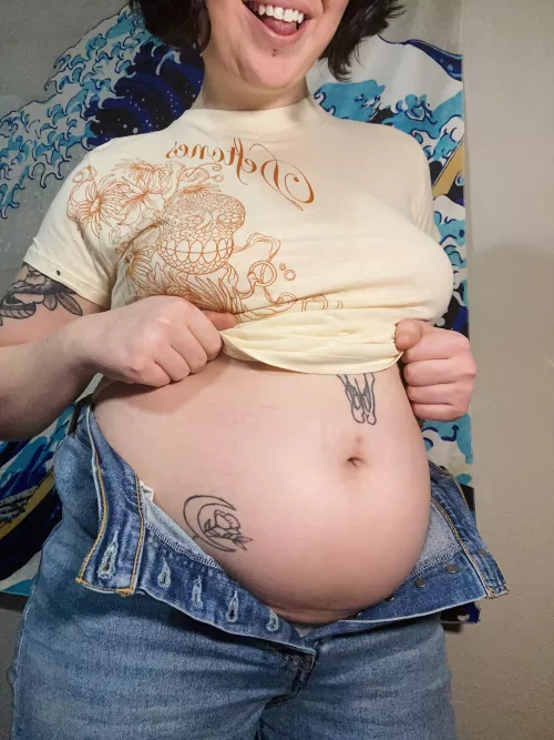 Oh? You want to see me tummy? Sure I guess 😇