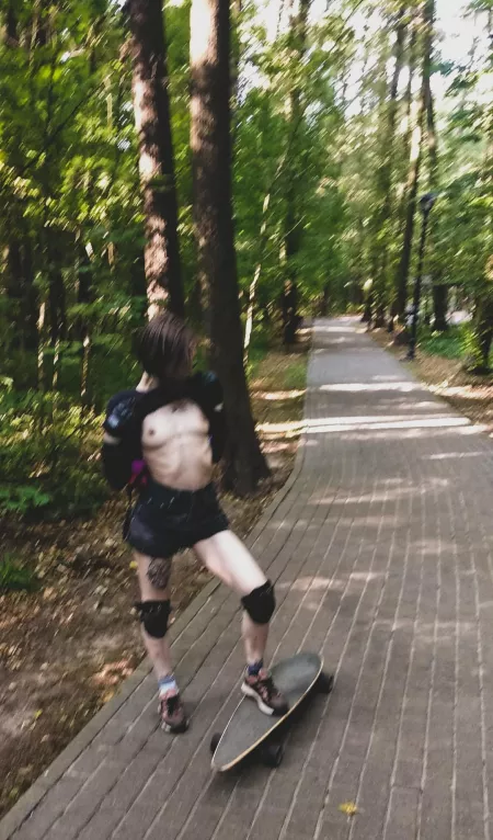 Okay, I'll get you guys 🤗You don't like REAL PUBLIC here🌬️ Nudes in the park