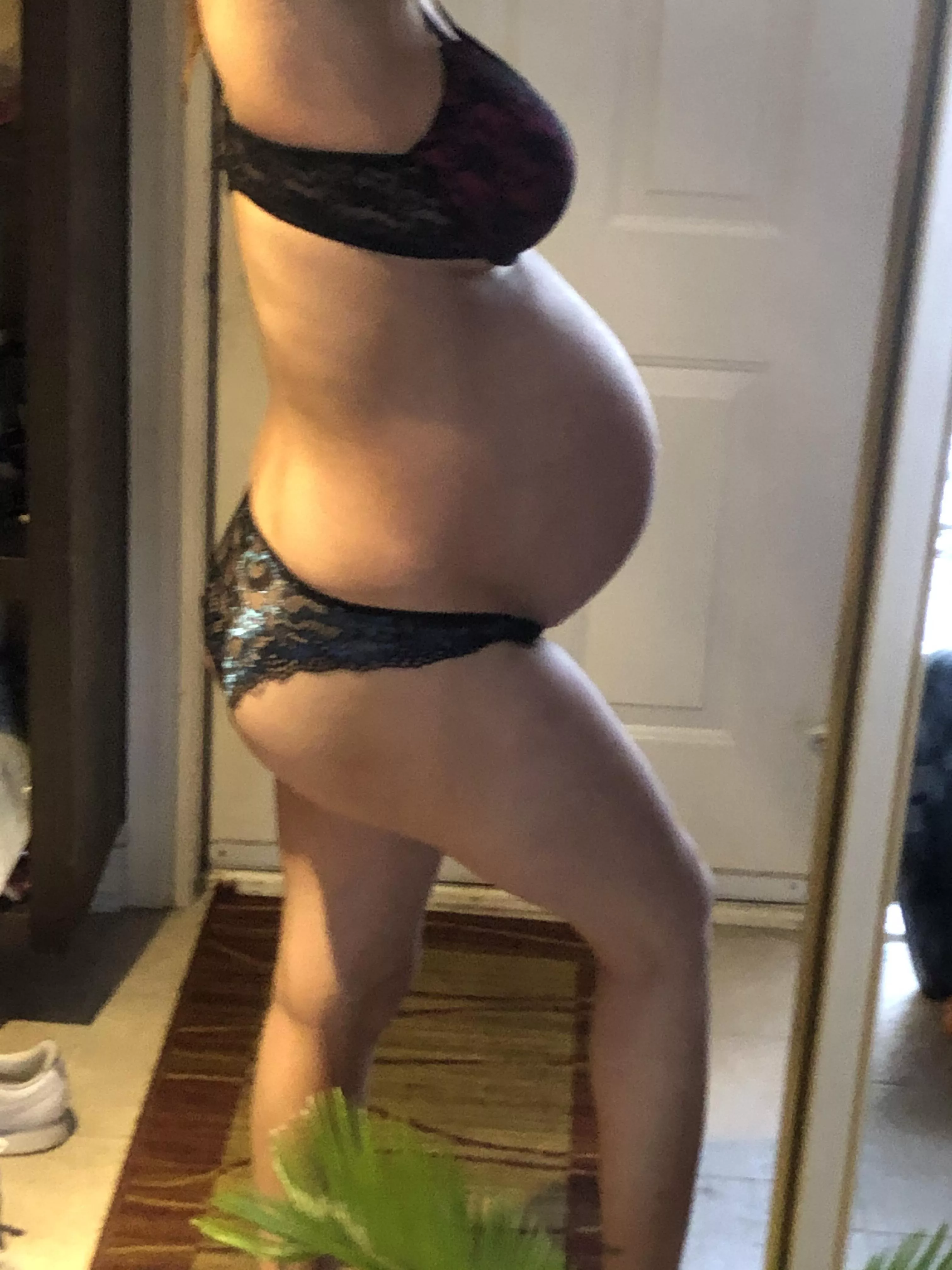 Old OC google drive 4-5 months pregnant work now available Old OC google drive 4-5 months pregnant work now available