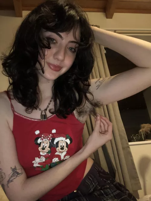 Oldie but a goodie 👀 Pulling my armpit hair 2 c how long they were 🙌