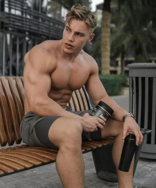 “Oliver Forslin” …