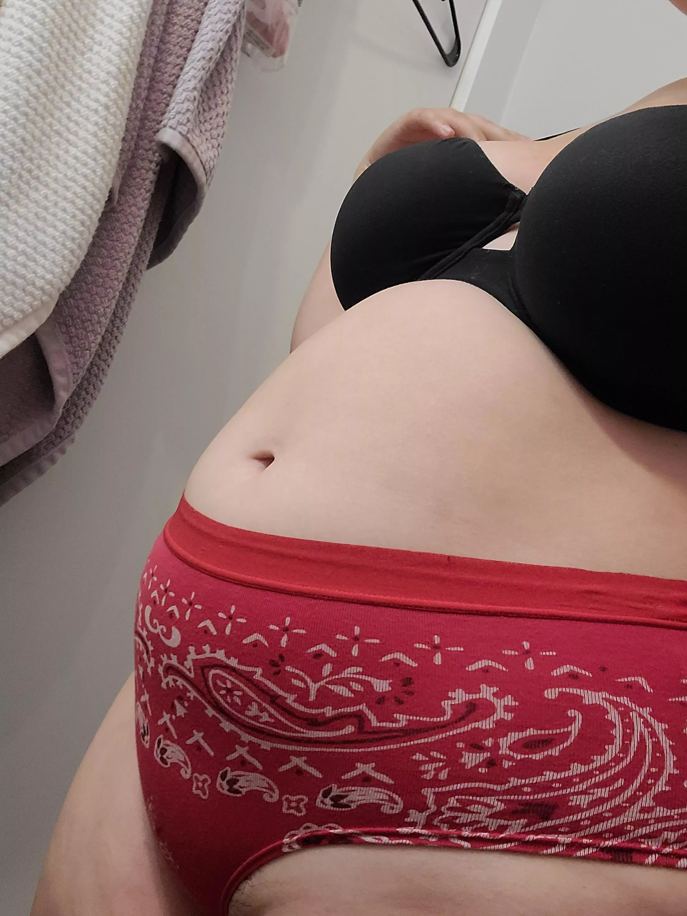 Omg my belly is so big 🙈 (OC)