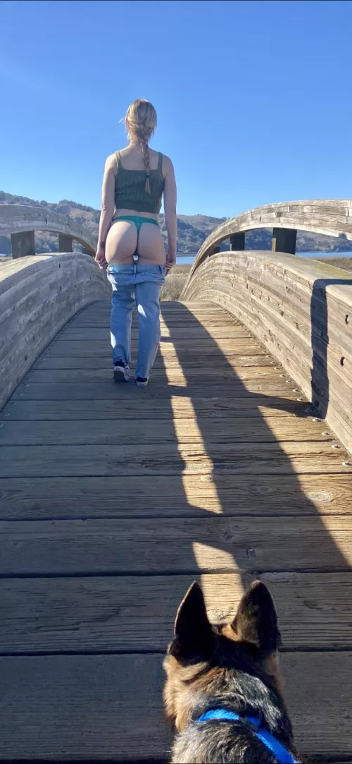 🍑🐶 on a hike 🍑🐶 on a hike