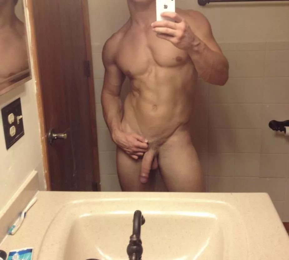 on ur knees. (22 italy underwear model). @natecuriousjock