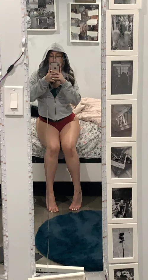 On your knees for me foot slave π£