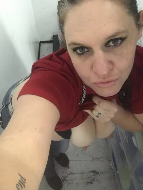 One more day.Some (F)un at work to pass the time, come join 😋