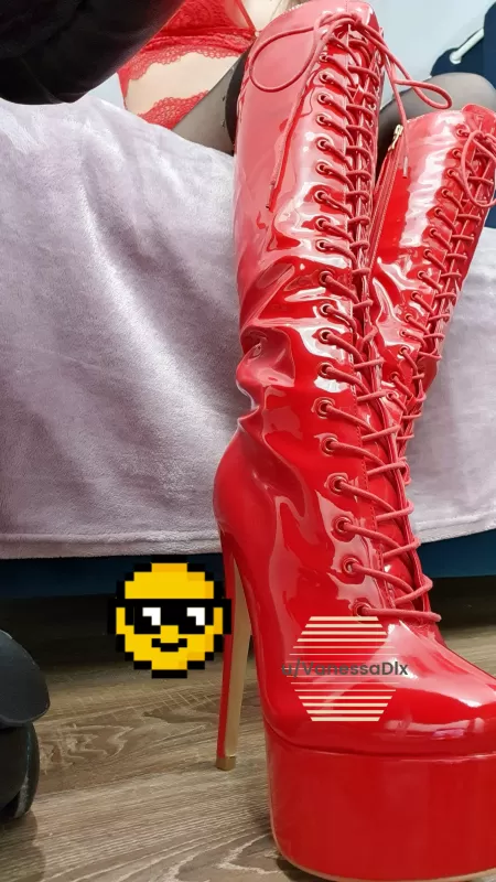 One of my top favourite pair of boots... you can tell why, tho :)) One of my top favourite pair of boots... you can tell why, tho :))