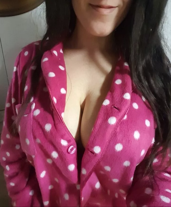 One on one time with you is just how I need to spend my day. Help a horny girl out? Plus check out my NEW club for all my fans (75% Off)! [SEXT][CAM][AUD][VID][RATE][OTH]