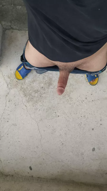 Only a soldier knows how much fun it is to cool sweaty balls after a long shift Only a soldier knows how much fun it is to cool sweaty balls after a long shift