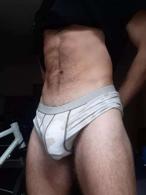 Only ⬆️ if if this bulge is your type