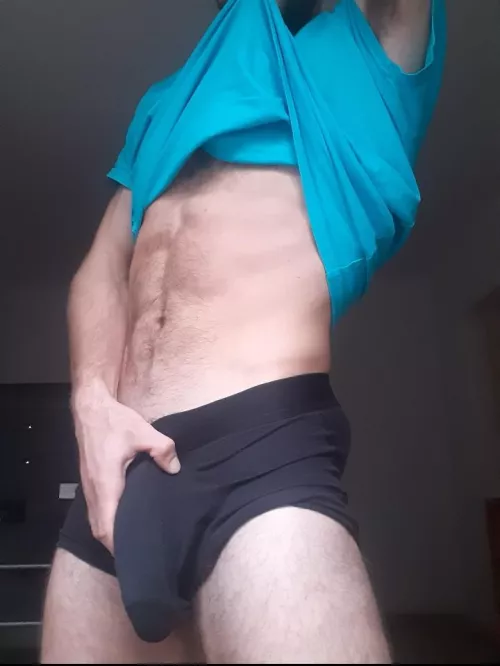 Only ⬆️ if you'd lick this Bulge 😈