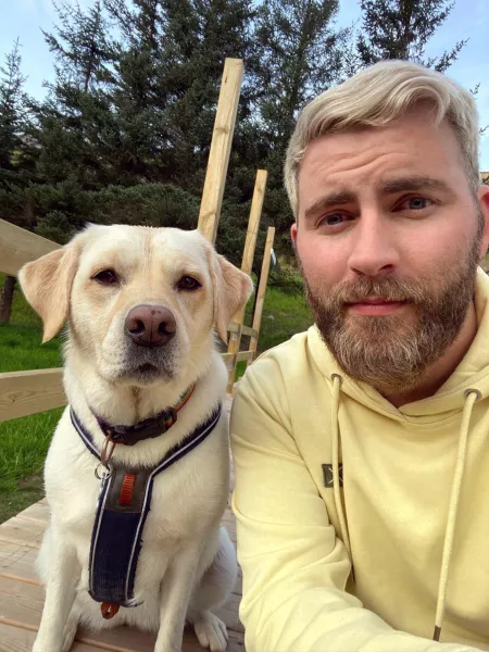 Only one of us is a natural blonde, can you take a wild guess which one?