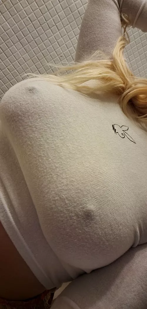 Oops, I forgot my bra again π€