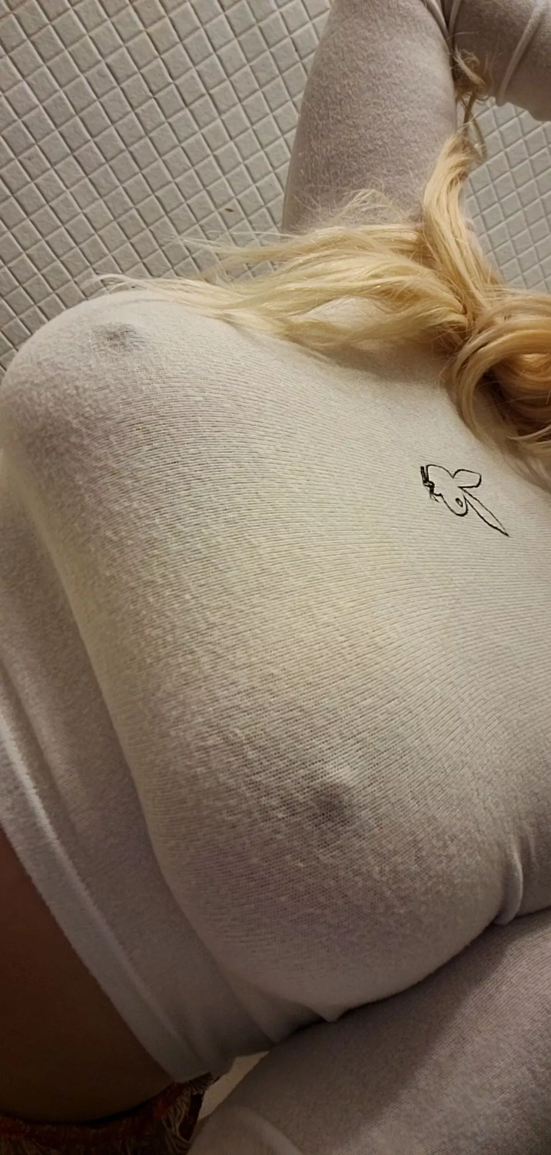Oops, I forgot my bra again 🤭 Oops, I forgot my bra again 🤭