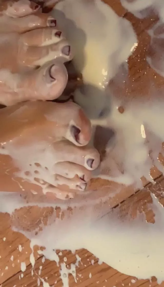 Oops I made a mess, can you come clean it up with your tongue?