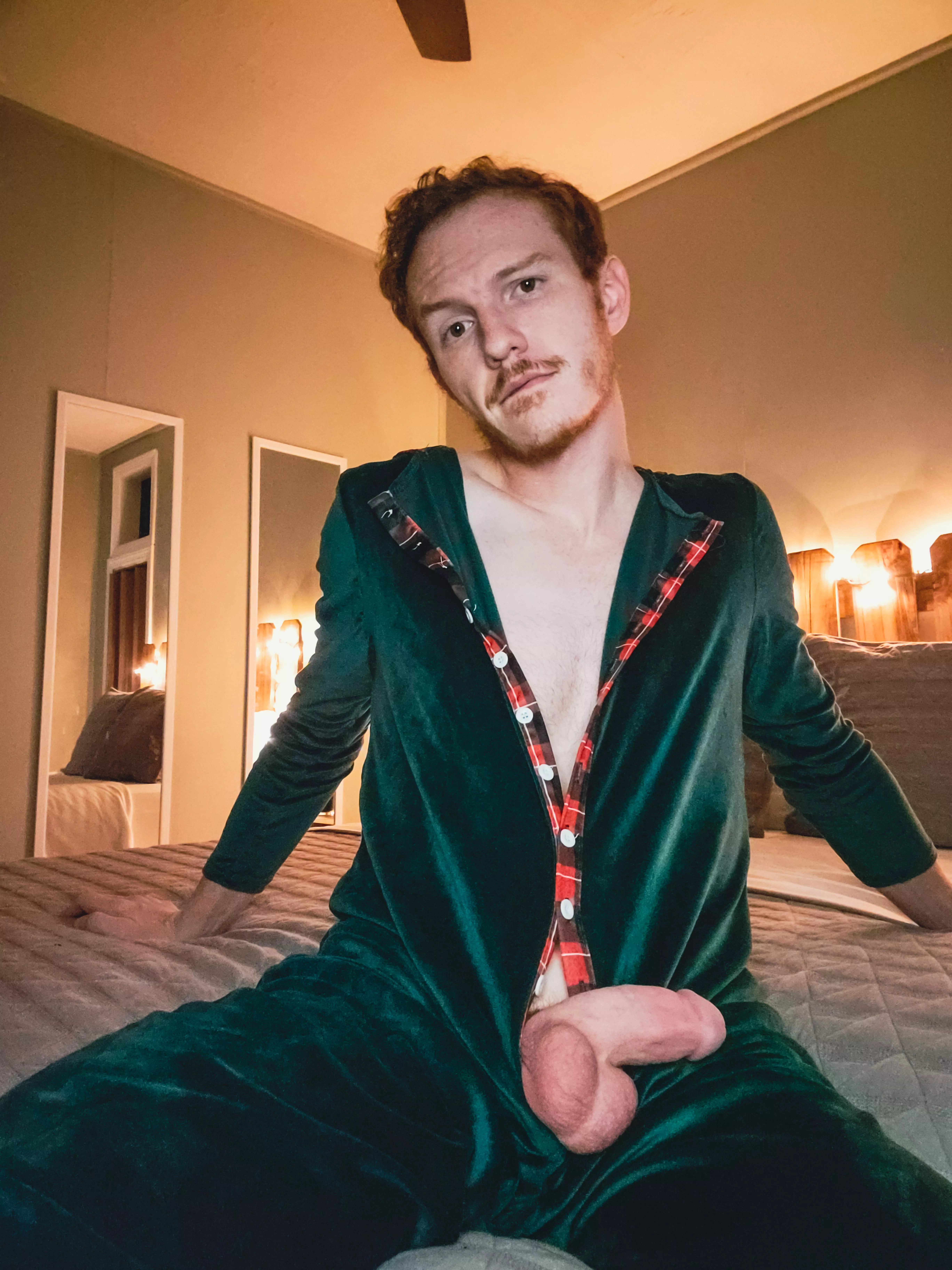 Oops, the wrappings on your present got a little messed up! Do you mind? 🥺😋