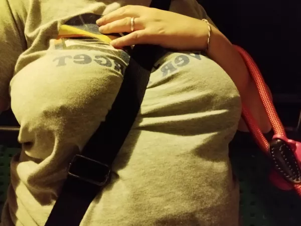 Ops! I forgot to pick the bra when I went to walk the dog and now my nipple piercings can be seen! (F)