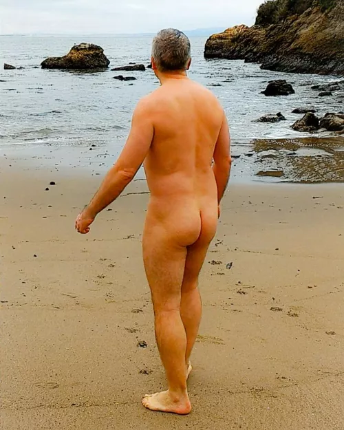 Opting for no clothing whenever possible! Opting for no clothing whenever possible!