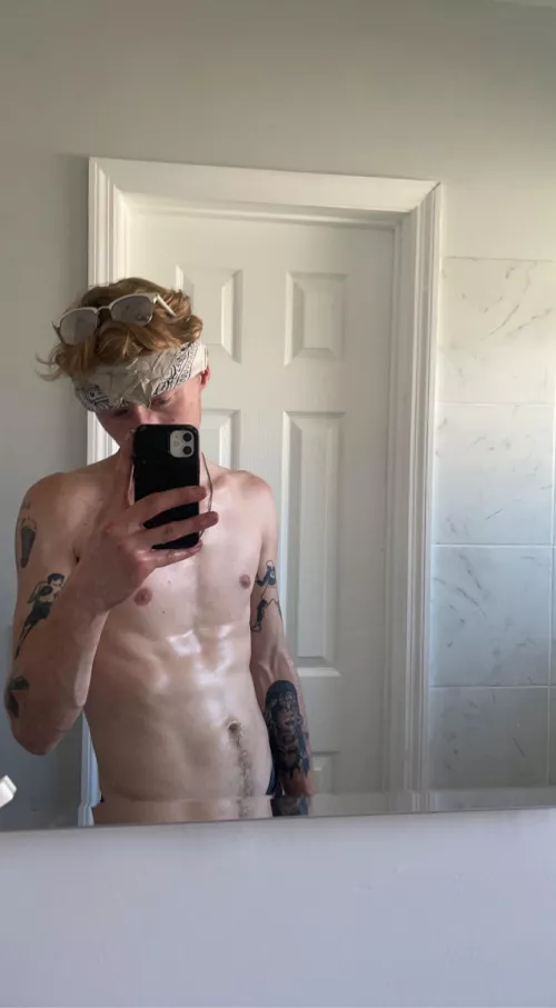 Out here hardly workin