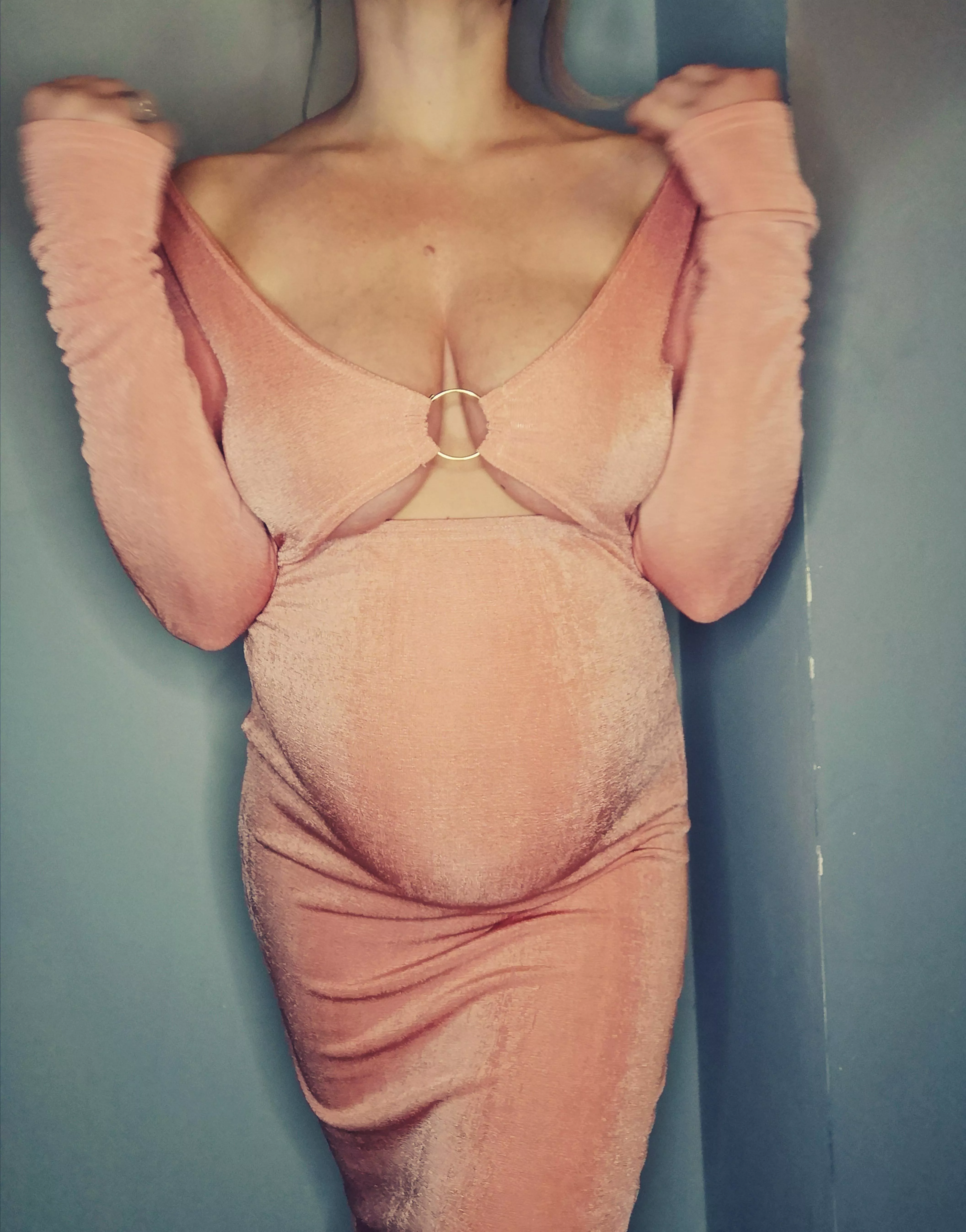 Out out for my Christmas party. Fancy meeting me under the mistletoe? 💋