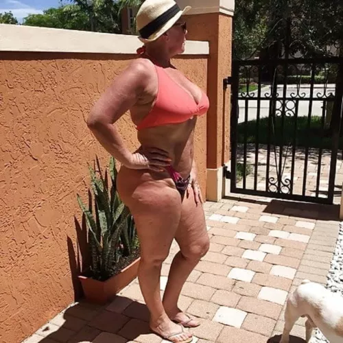 Outfit change, but still hot