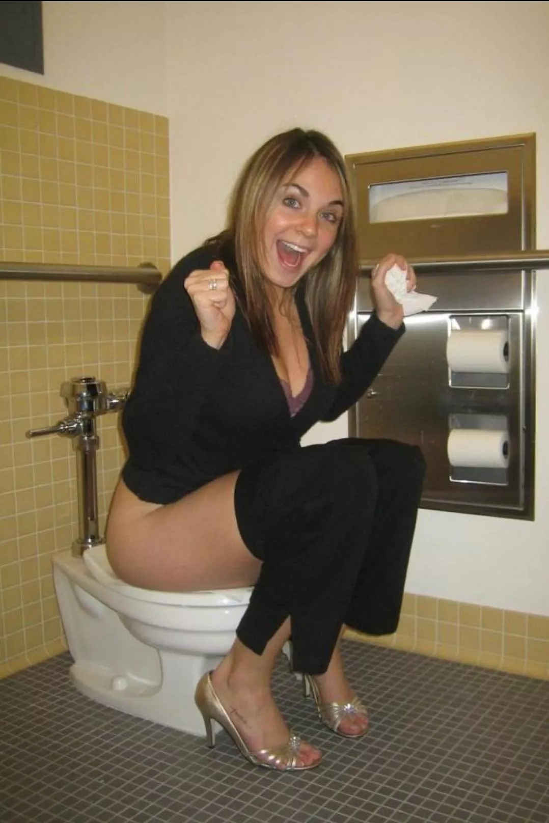 Over 30 takeing a piss Over 30 takeing a piss