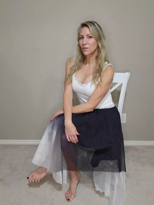 Over 50 (f) and training hard to run fast, but keeping my curves.