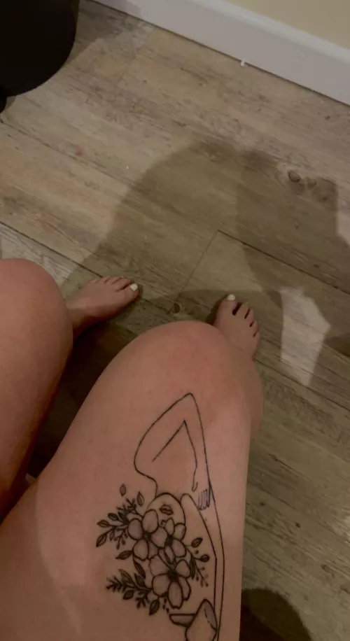 Painted my piggies, did I do a good job? π€€