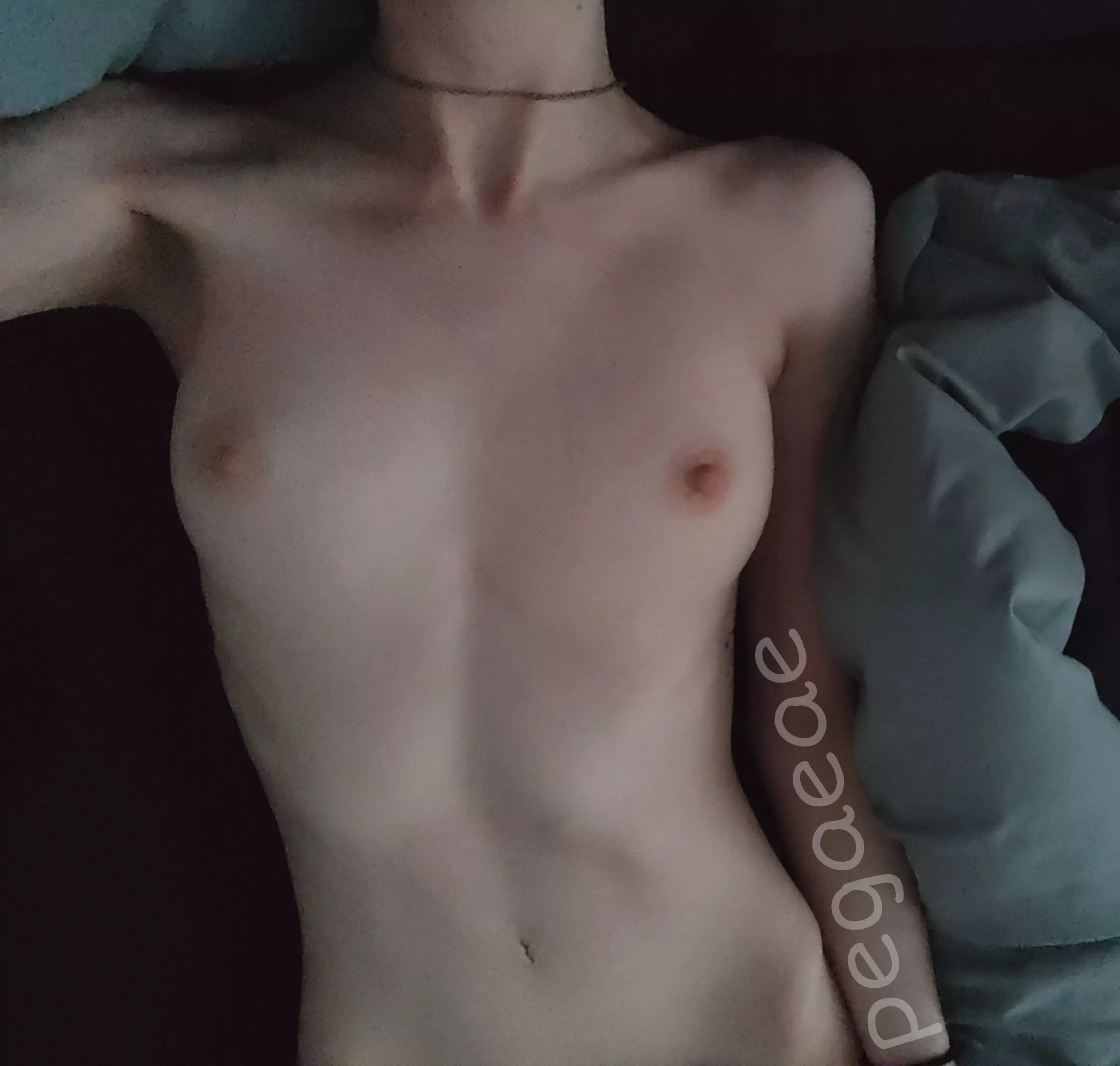 Pale and petite, the best way to be 😚