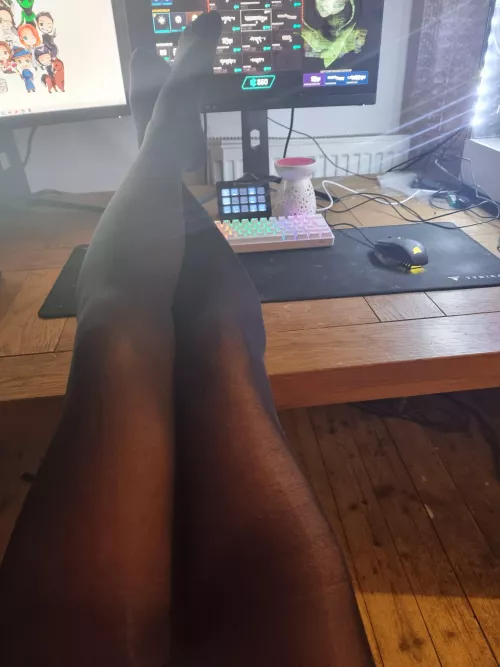 Pantyhose on, nice and warm, relaxation time, happy Sunday all ππ