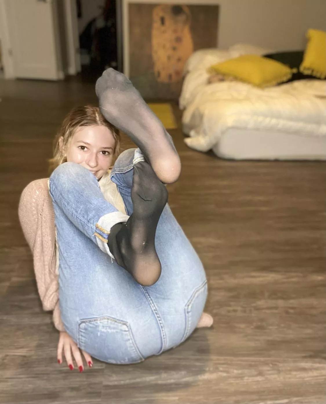 pantyhose_princess99? Check her out on insta!!!