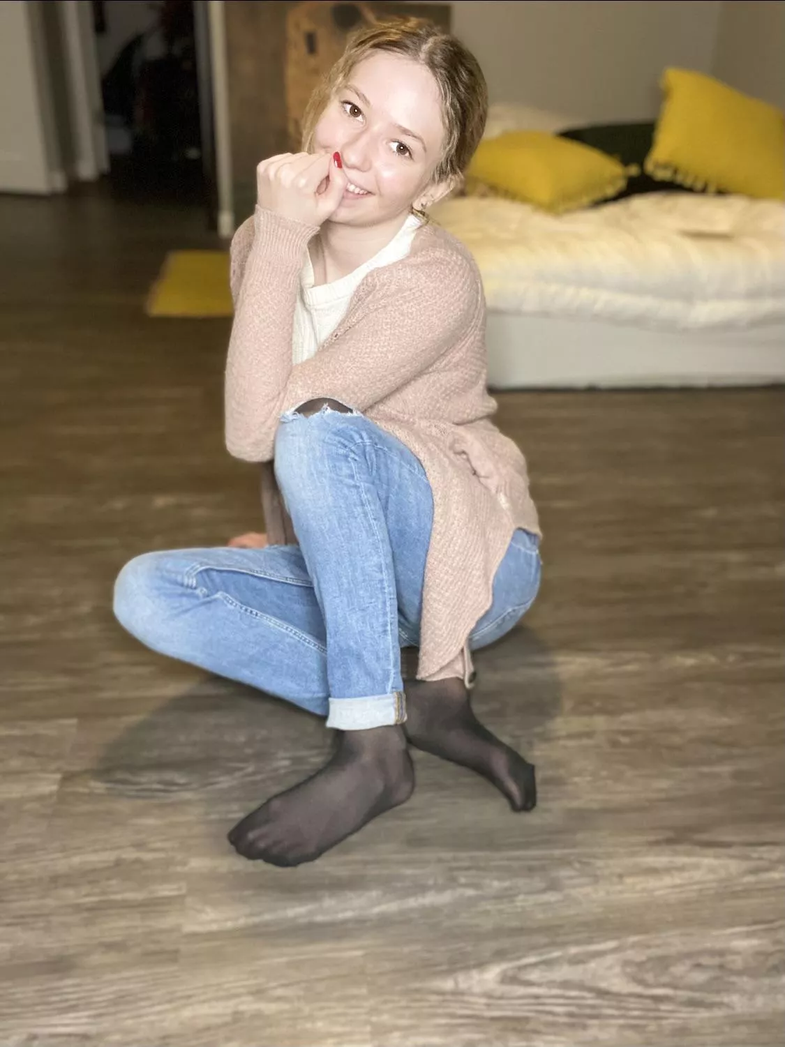 pantyhose_princess99??? Check her out on Insta!!!