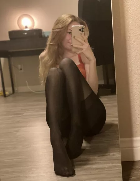 pantyhose_princess99??? Check her out on Insta!!!
