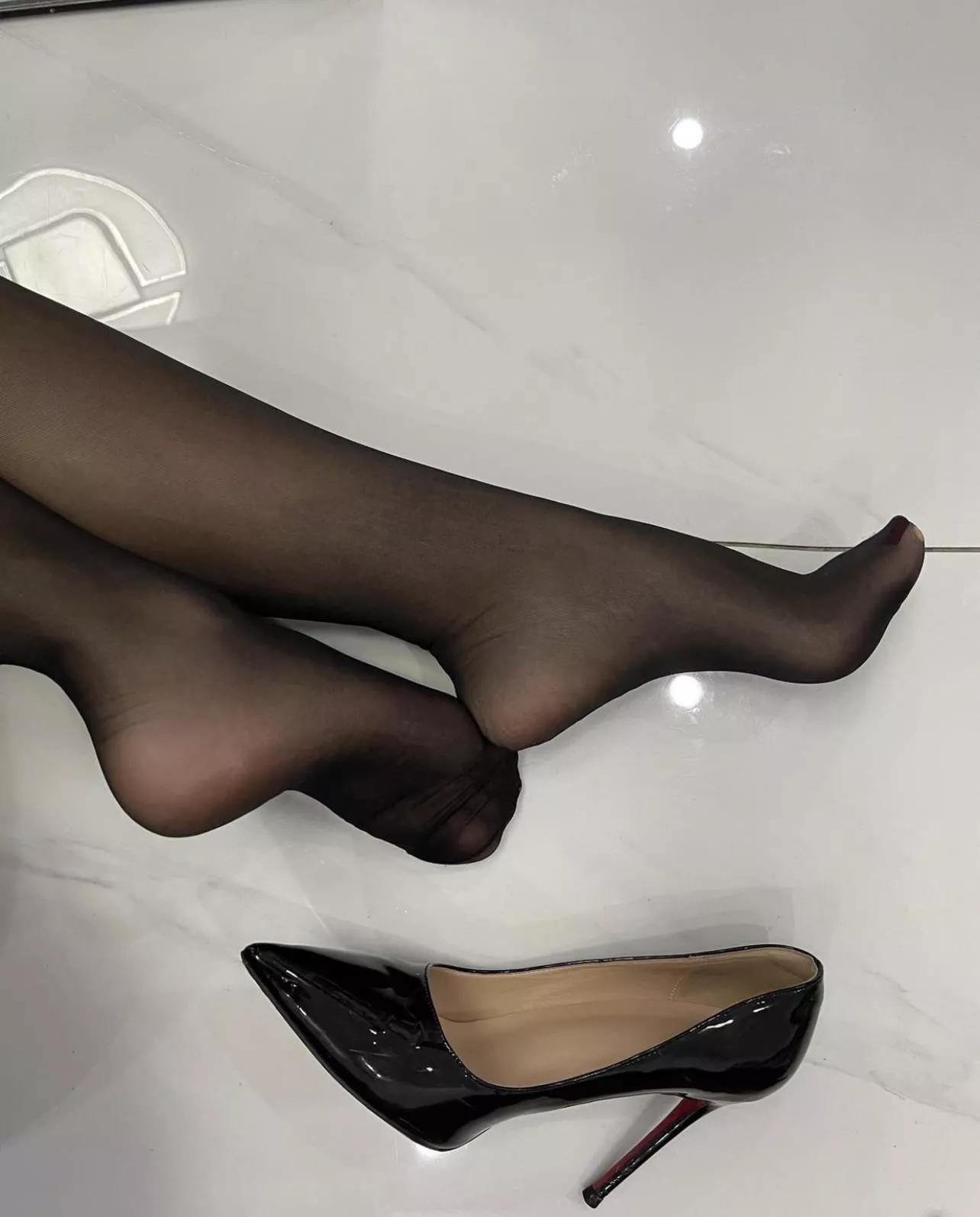 Pantyhose soles anyone? π₯°ππ Pantyhose soles anyone? π₯°ππ